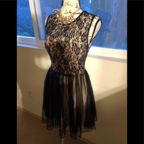 Speechless/Woman’s Lace Dress. Sz Medium - Picture 7 of 10